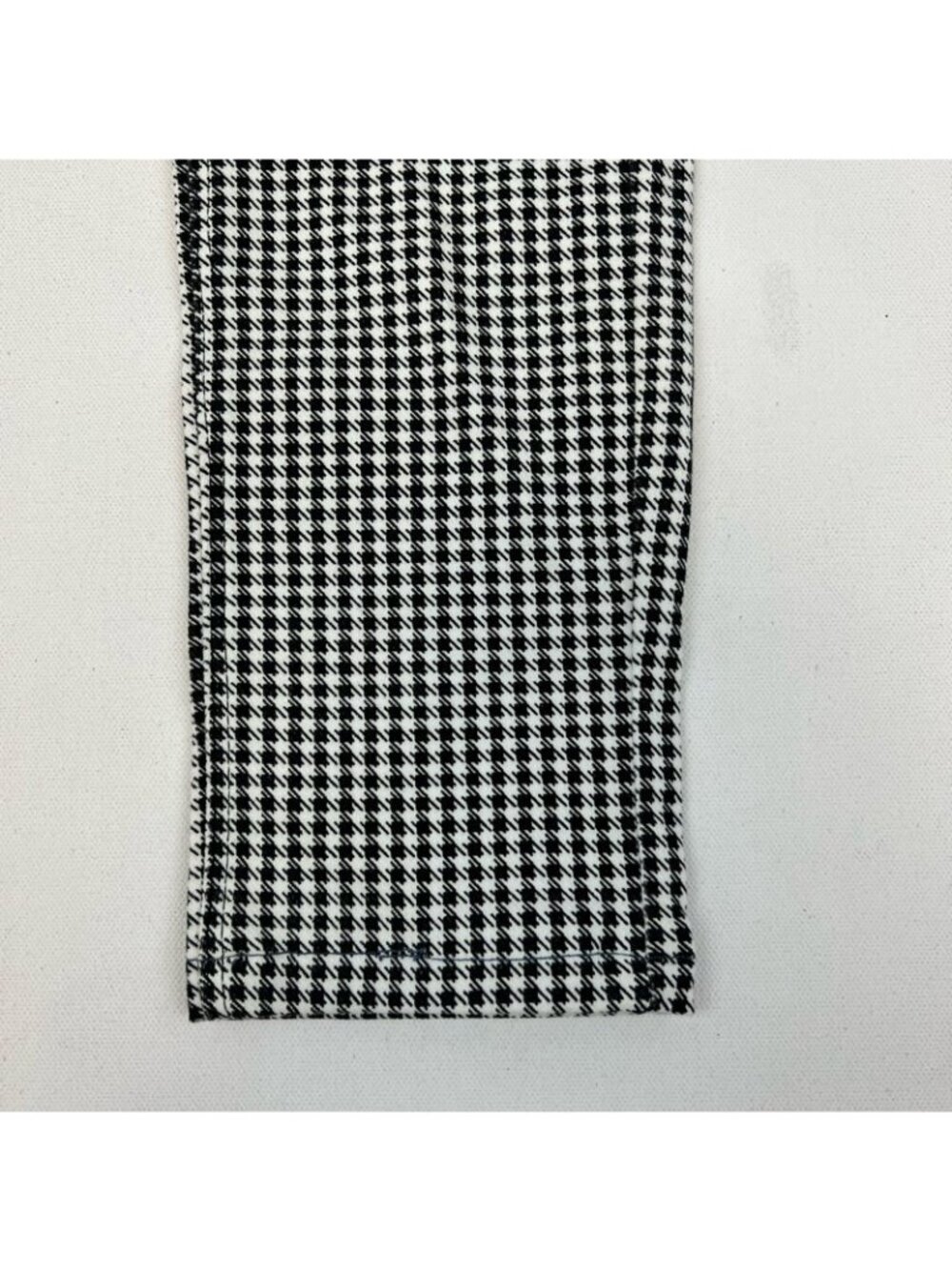 Uniqlo Womens Cropped Pants Black White Houndstooth Cuffed Pockets L Junior - Picture 5 of 11